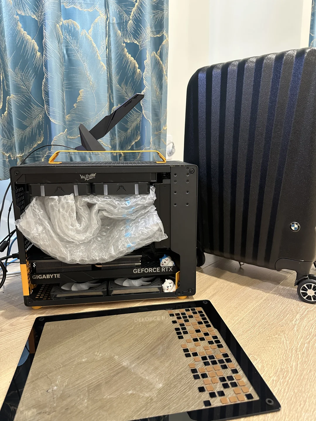 主机+屏幕+相机 随身上机飞新西兰??