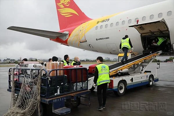 上海机场装卸工