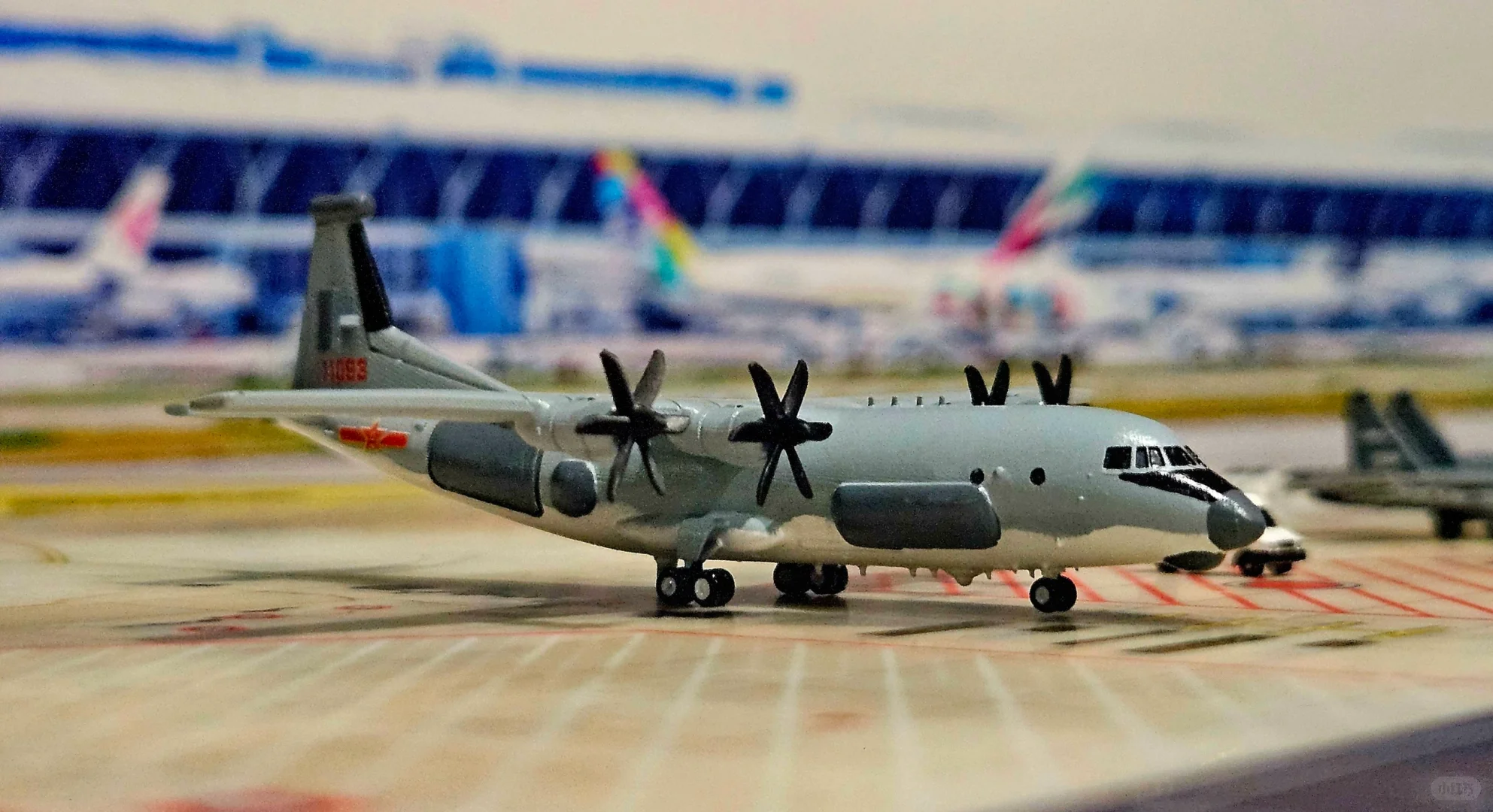 1/400 军民两用机场！