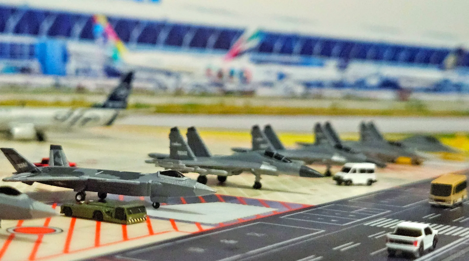 1/400 军民两用机场！