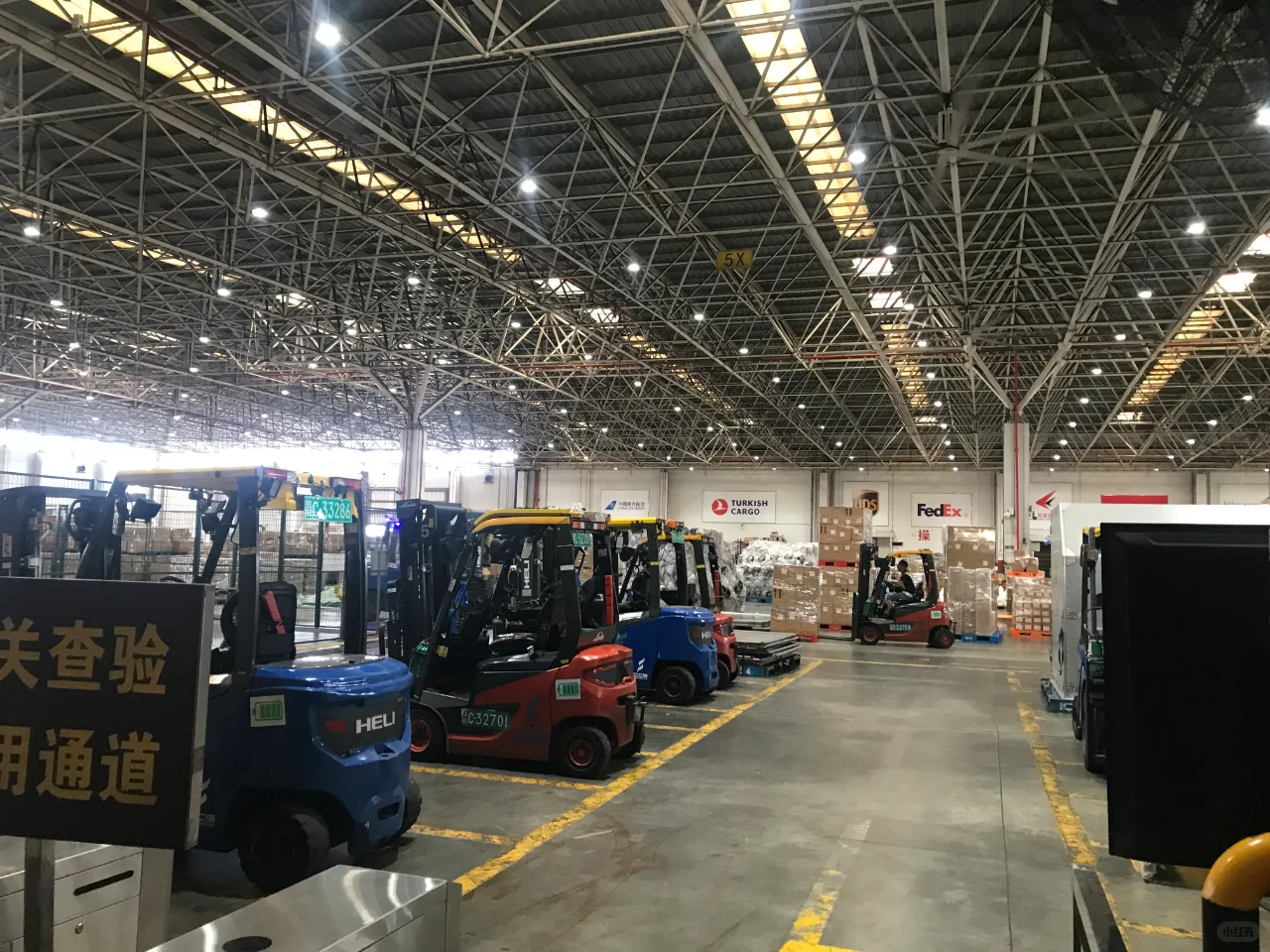 深圳宝安机场货站一日游