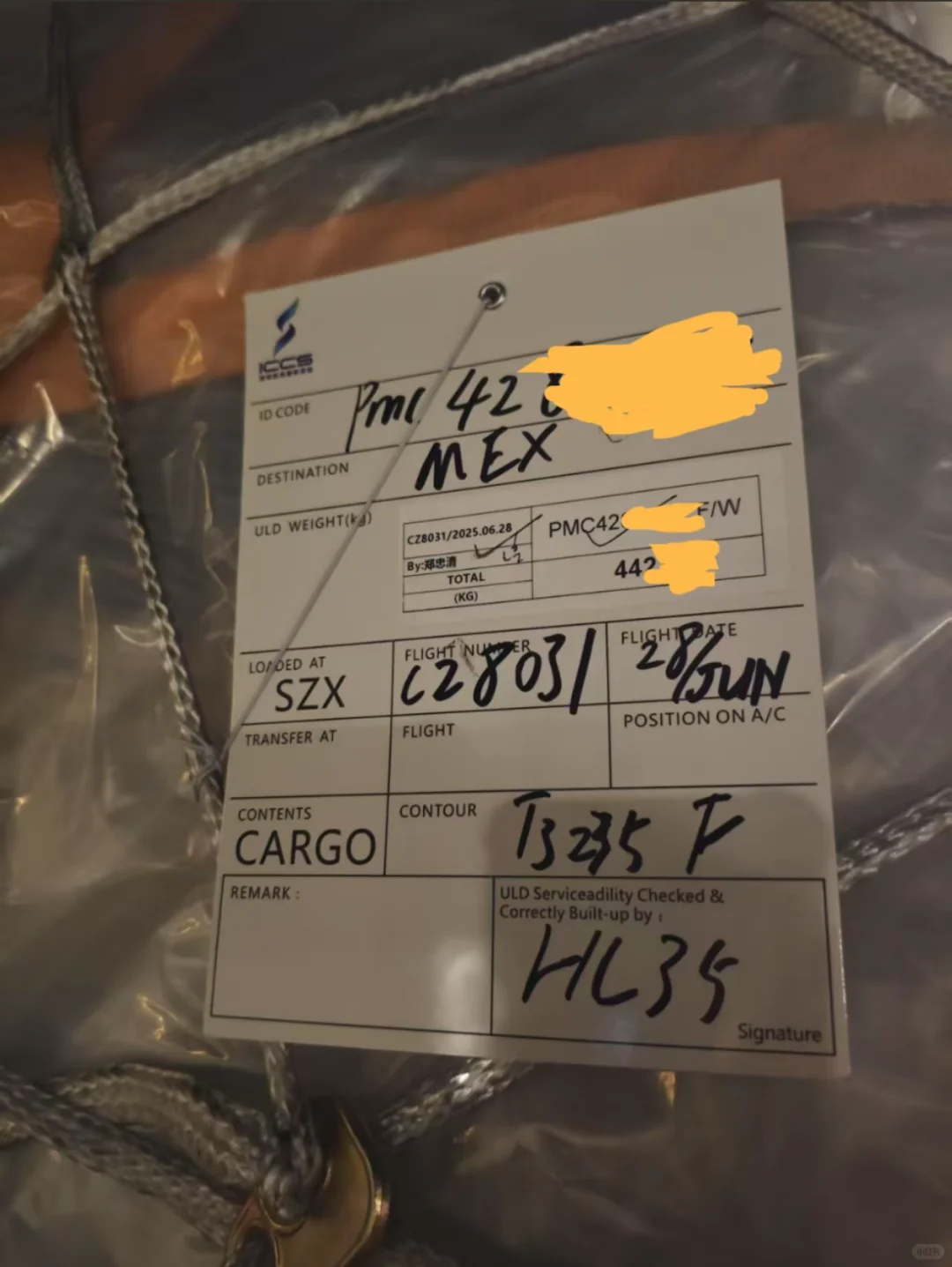 真的有在用飞机运输快递！✈️