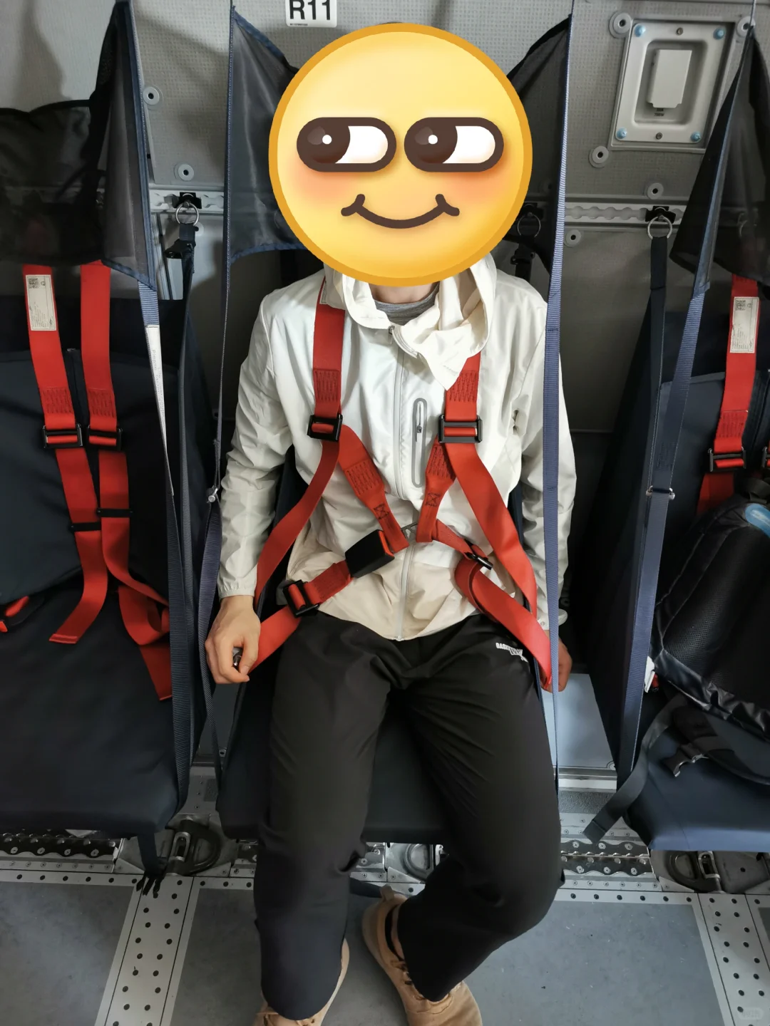 ??法国军用运输机里啥样？附座椅测评