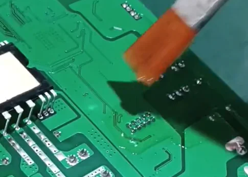 这块工业控制板有点“硬核”！❄️?