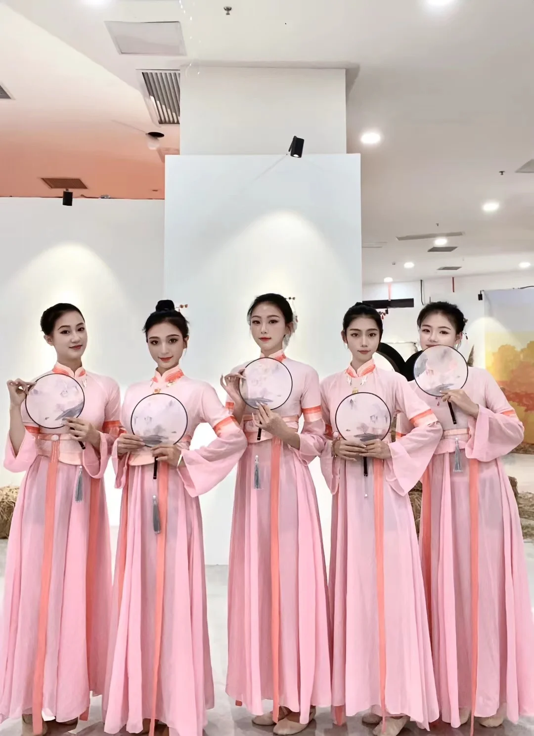 邯郸礼仪模特主持人舞蹈商演