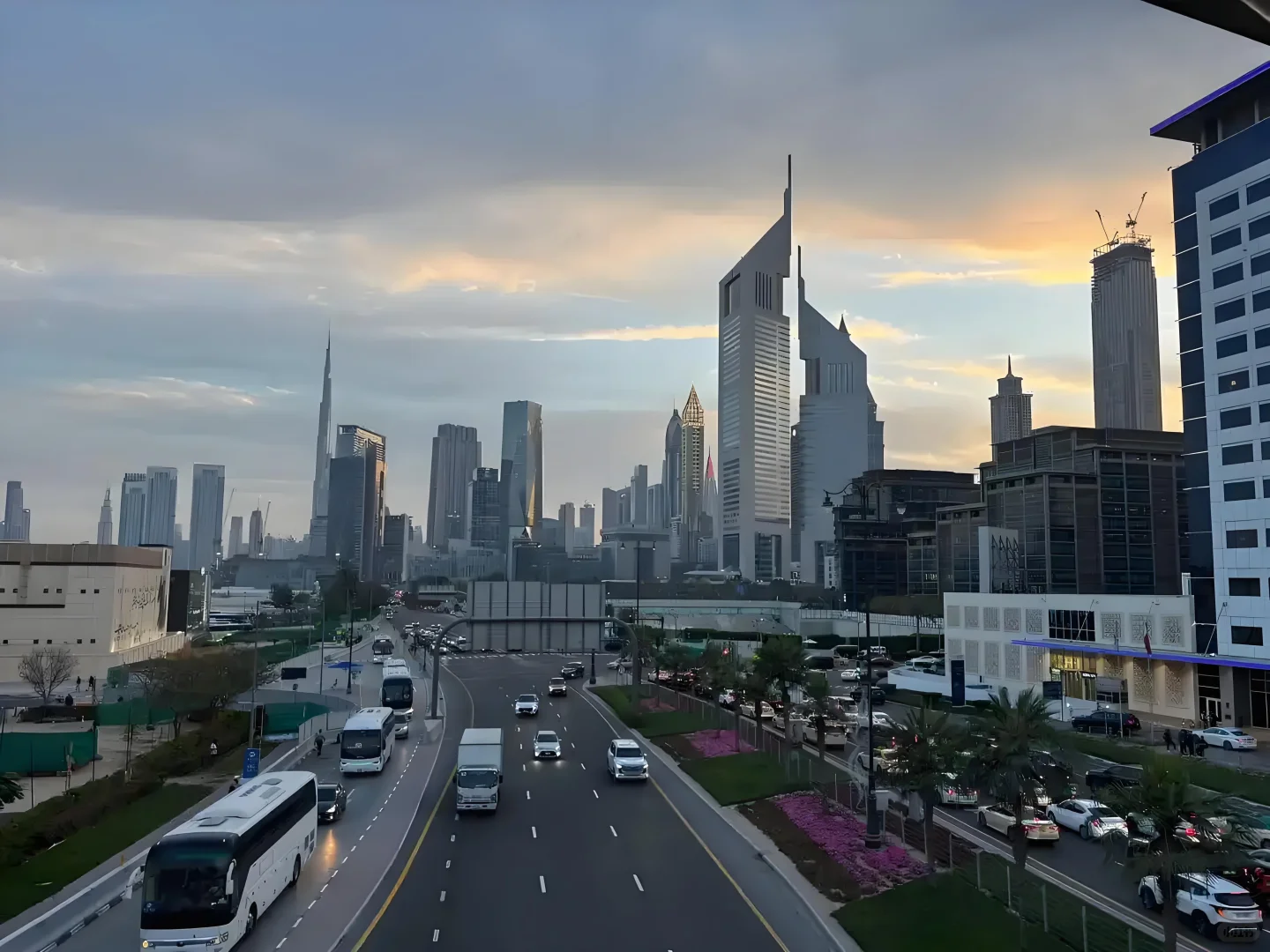 迪拜比西安更热