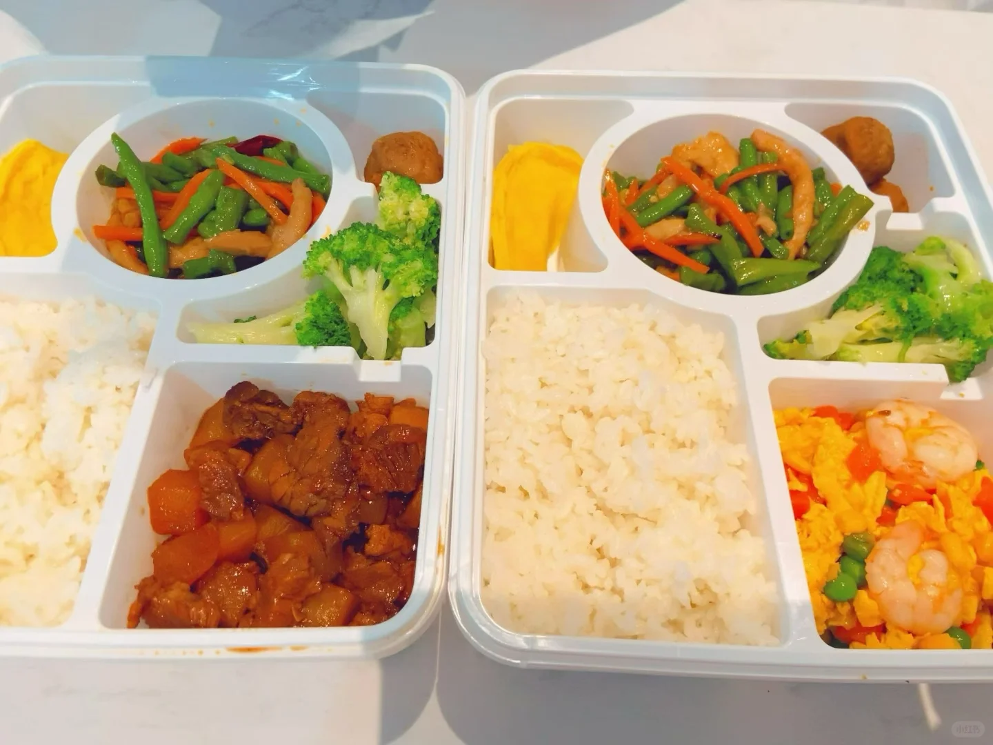 会展中心团餐配送展位，提供发票，馆内餐厅