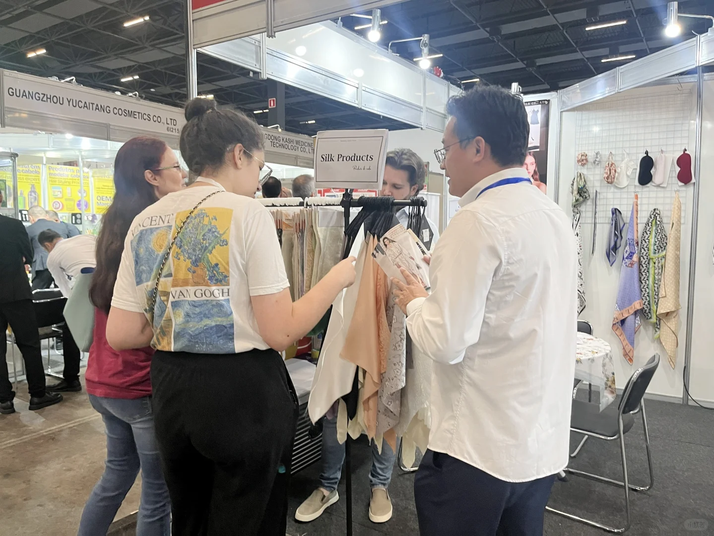 迪拜服装展—打开中东时装跨境市场