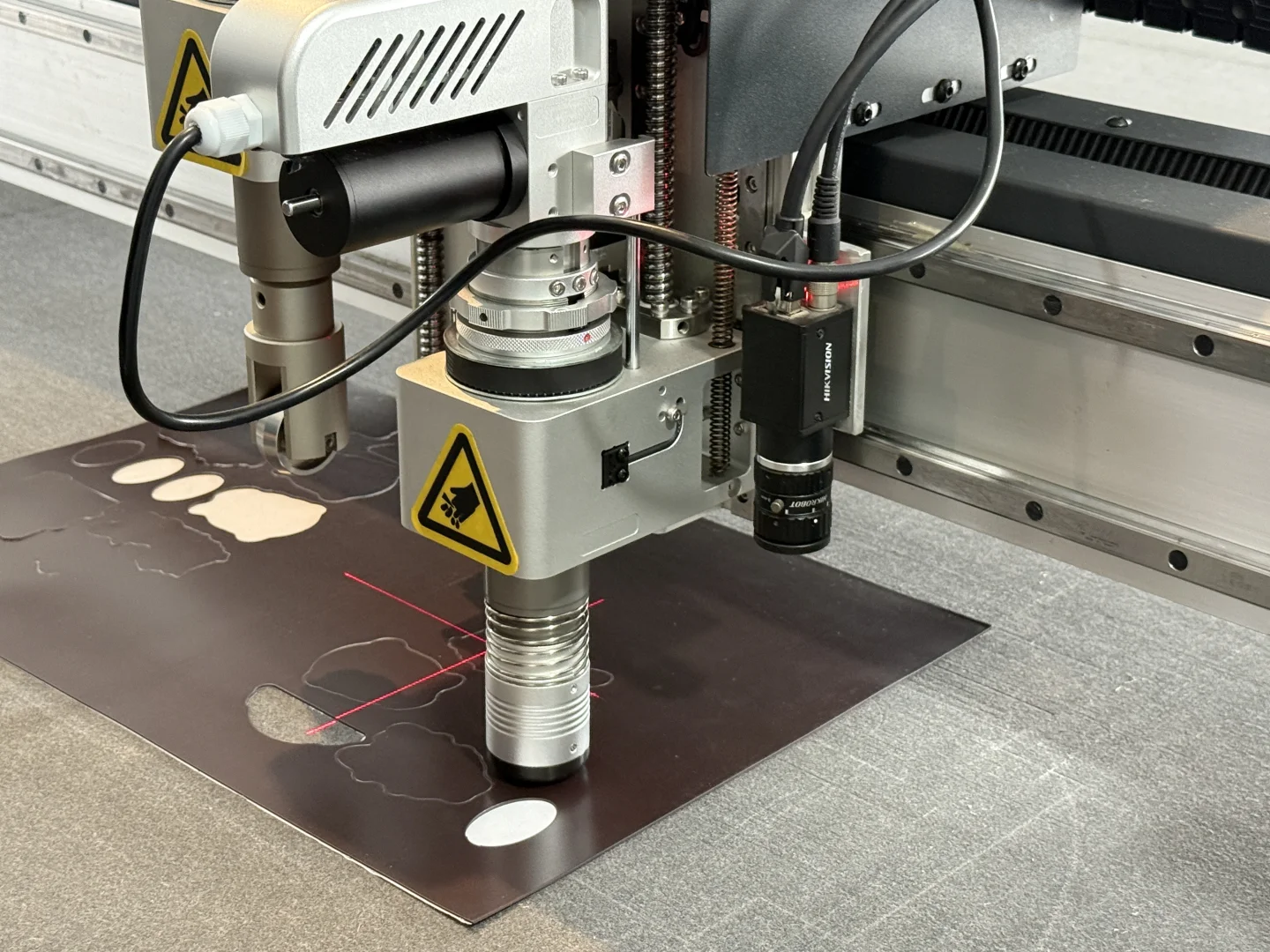 大家都是怎么找到各公司采购的呀