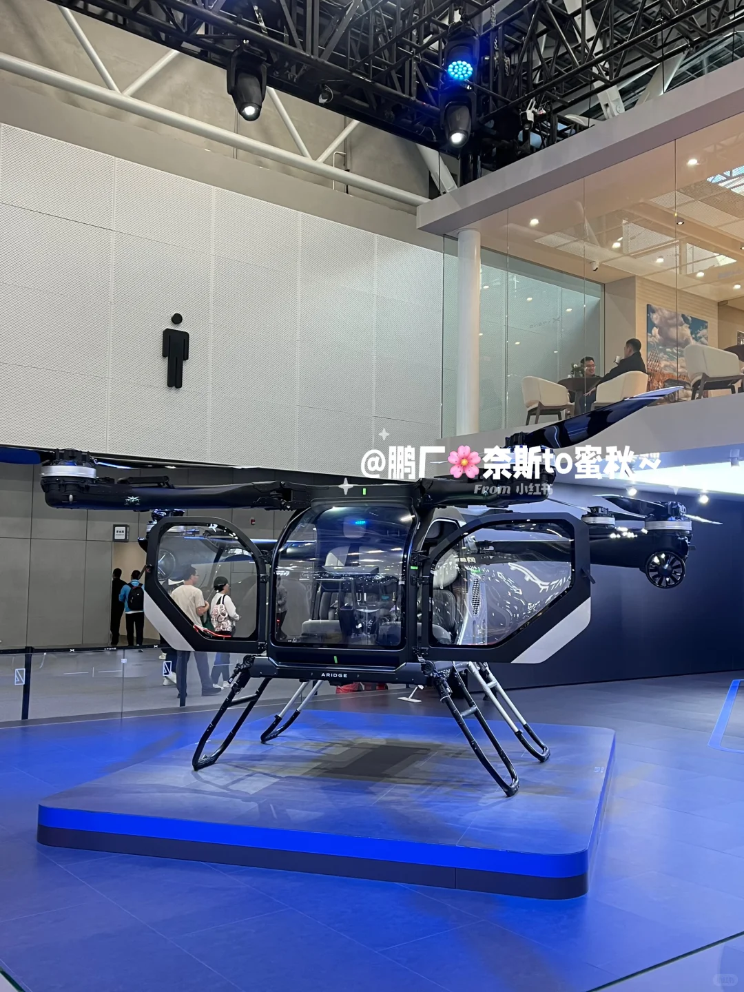 广州国际车展｜小鹏展台 蜜秋来look look