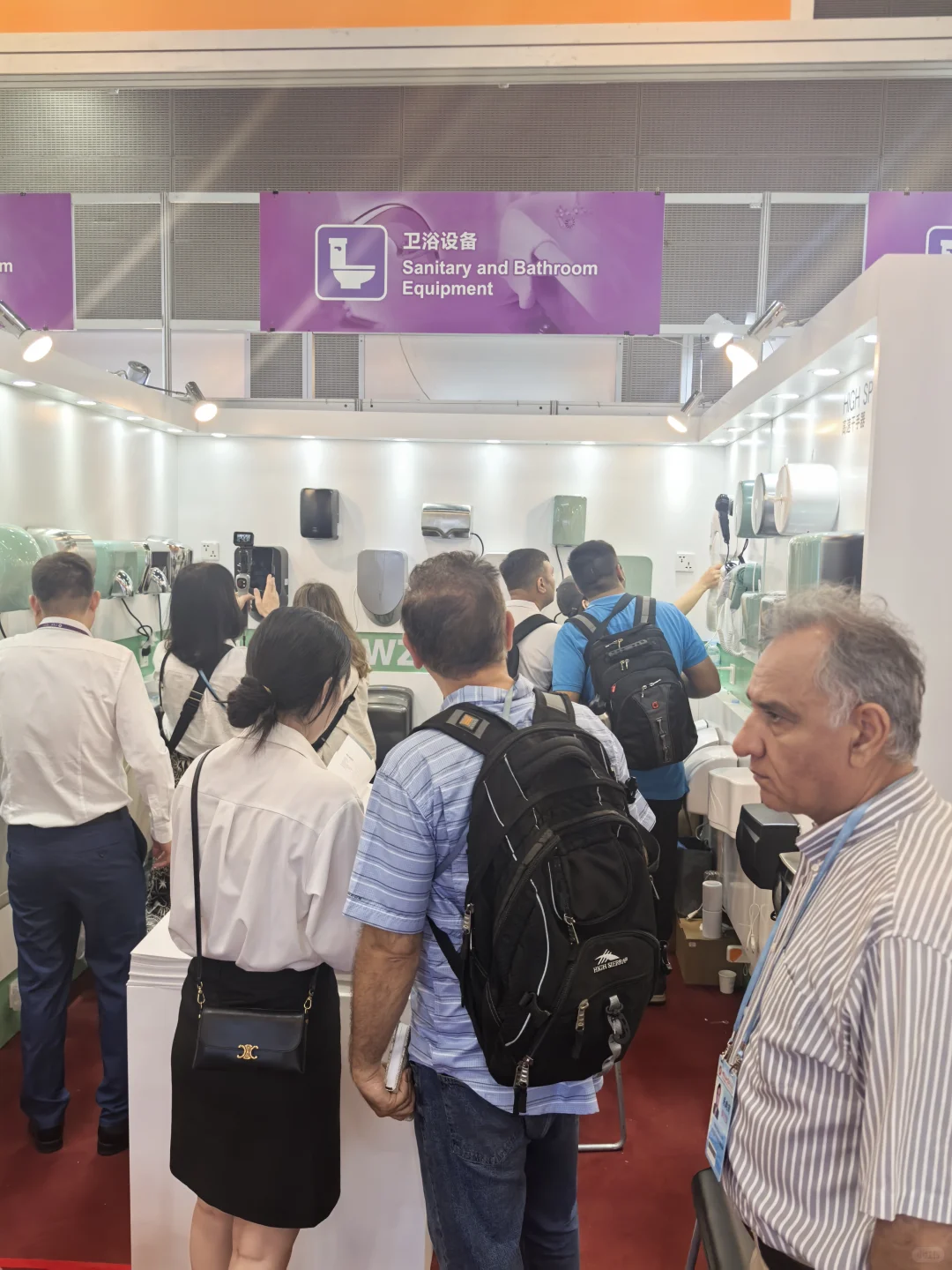 广交会二期第一天忙不停