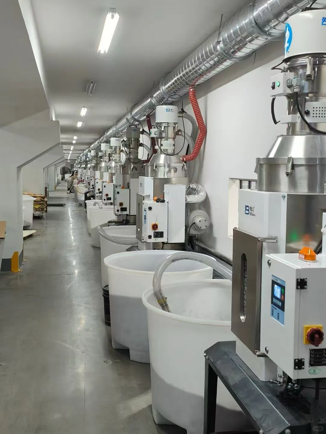 从一个小作坊到现在的超级工厂！