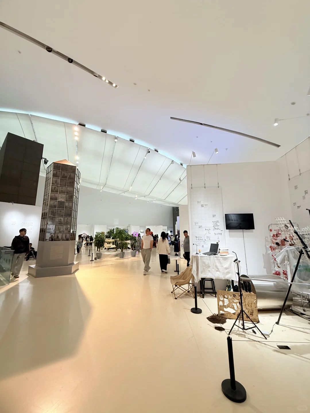 央美硕博毕业展 | 搞抽象是吧??