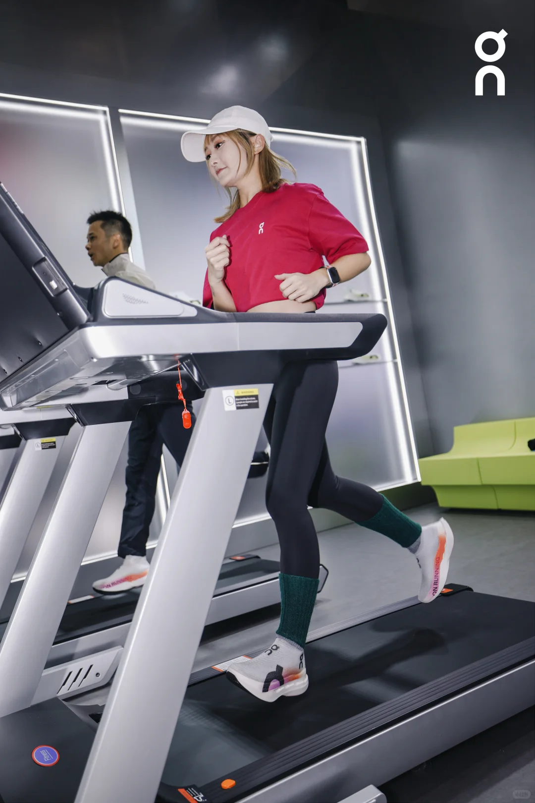 体博会?‍♀️在姜思达边上乖巧的像只小猫?