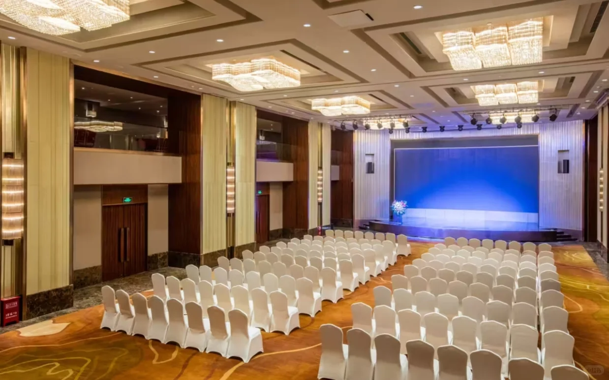 昆明五华区四百多平会场！！