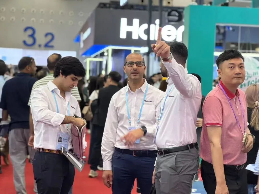 广交会首日!看看买家都多不多,都来自哪里