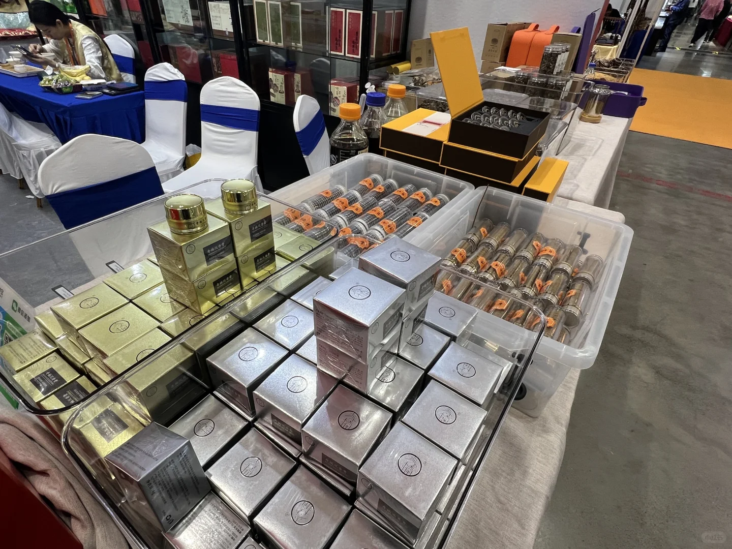 第二届海南沉香黄花梨国际交易会欢迎来喝茶