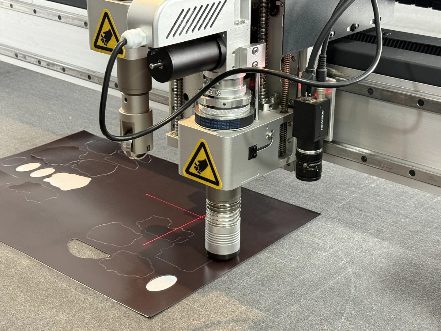 大家都是怎么找到各公司采购的呀