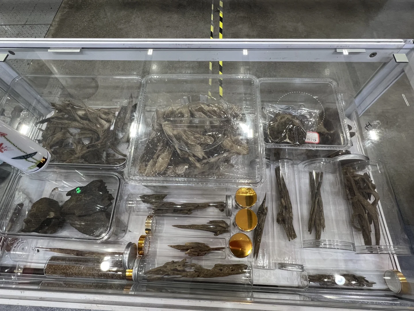 第二届海南沉香黄花梨国际交易会欢迎来喝茶