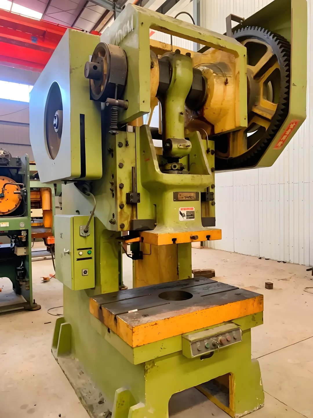 厂里需求图片上的机床设备