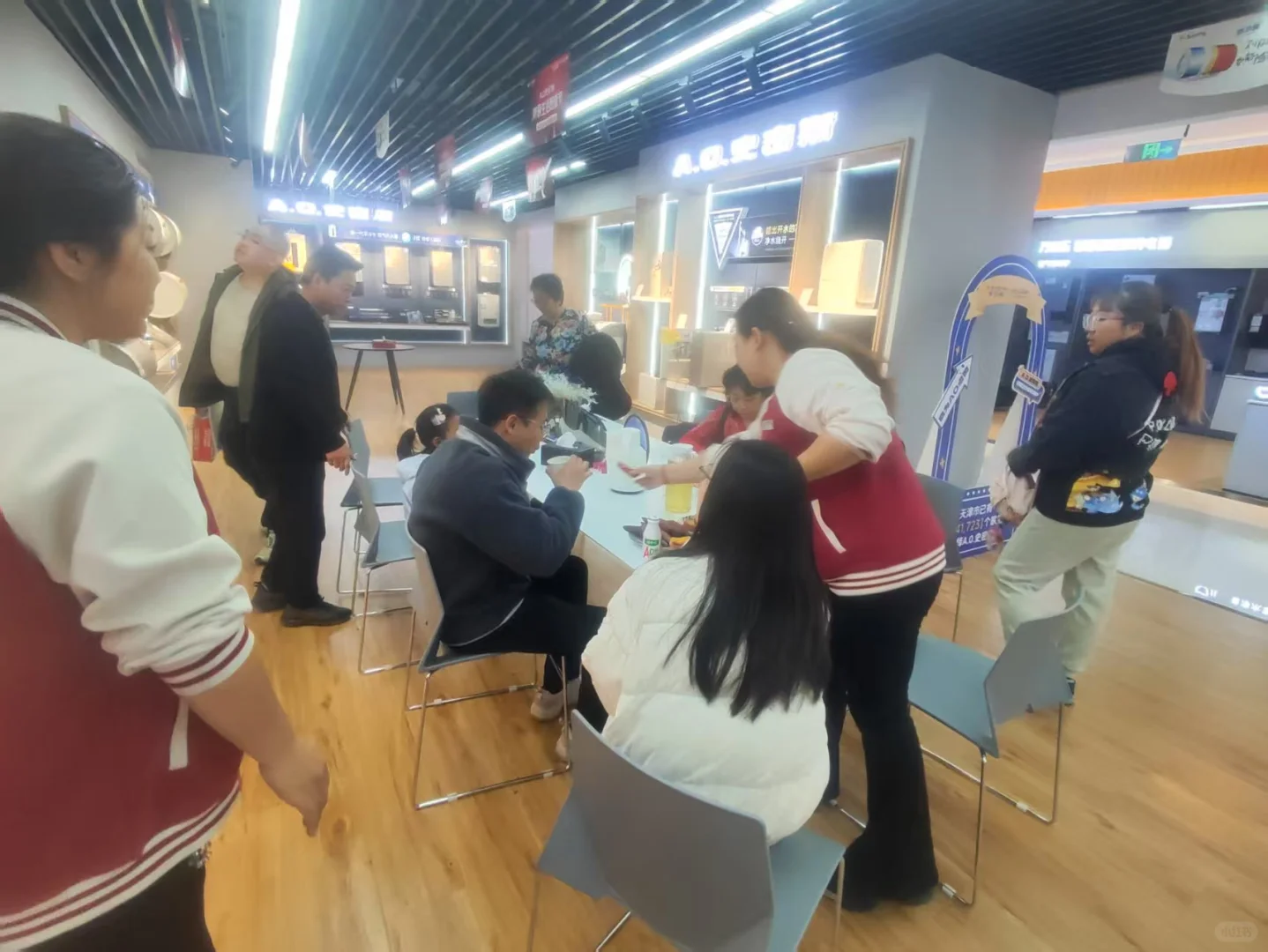 来看一波展会有多热闹吧！