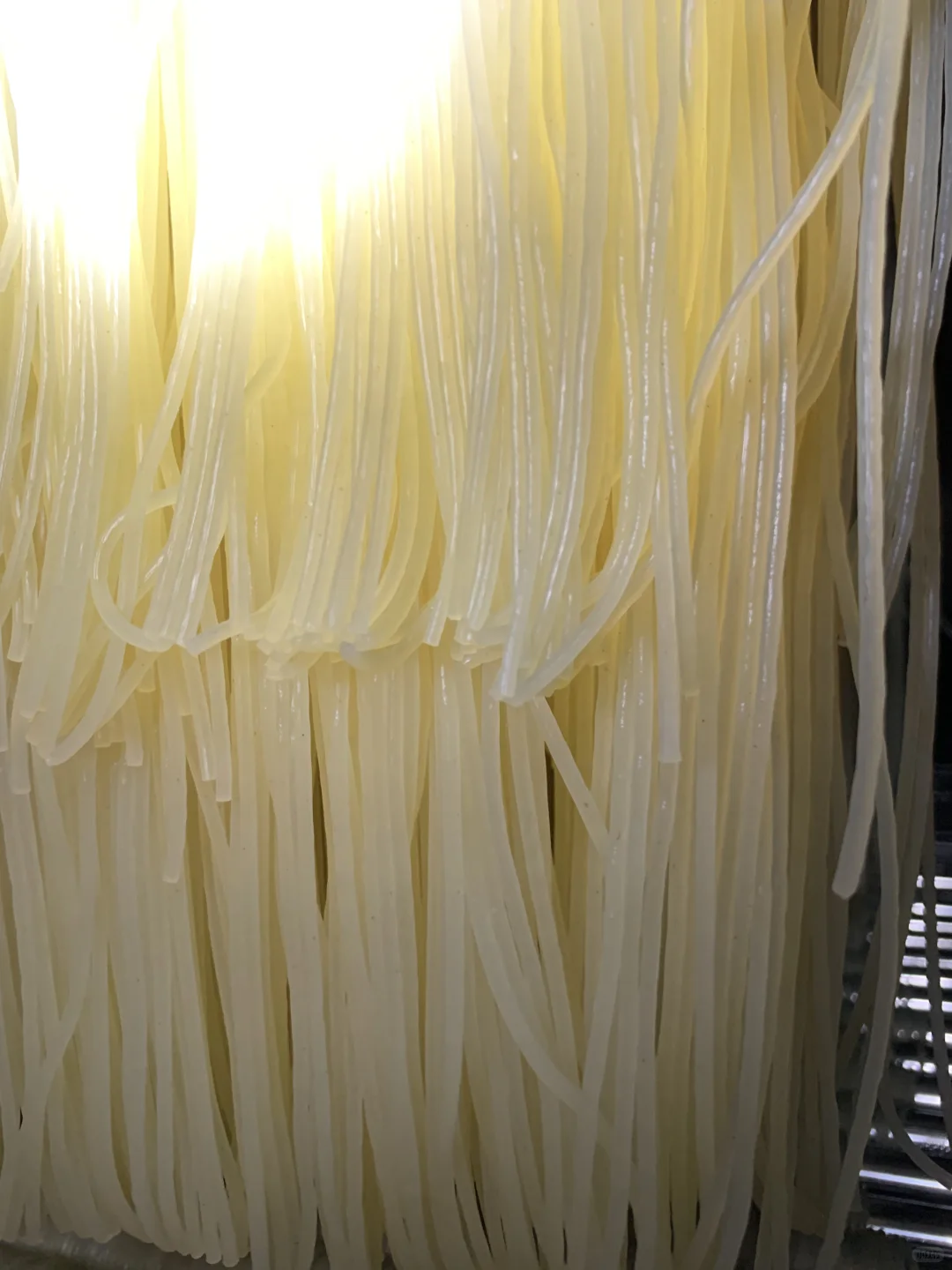 国庆前的米粉厂：秀姐忙得脚不沾地