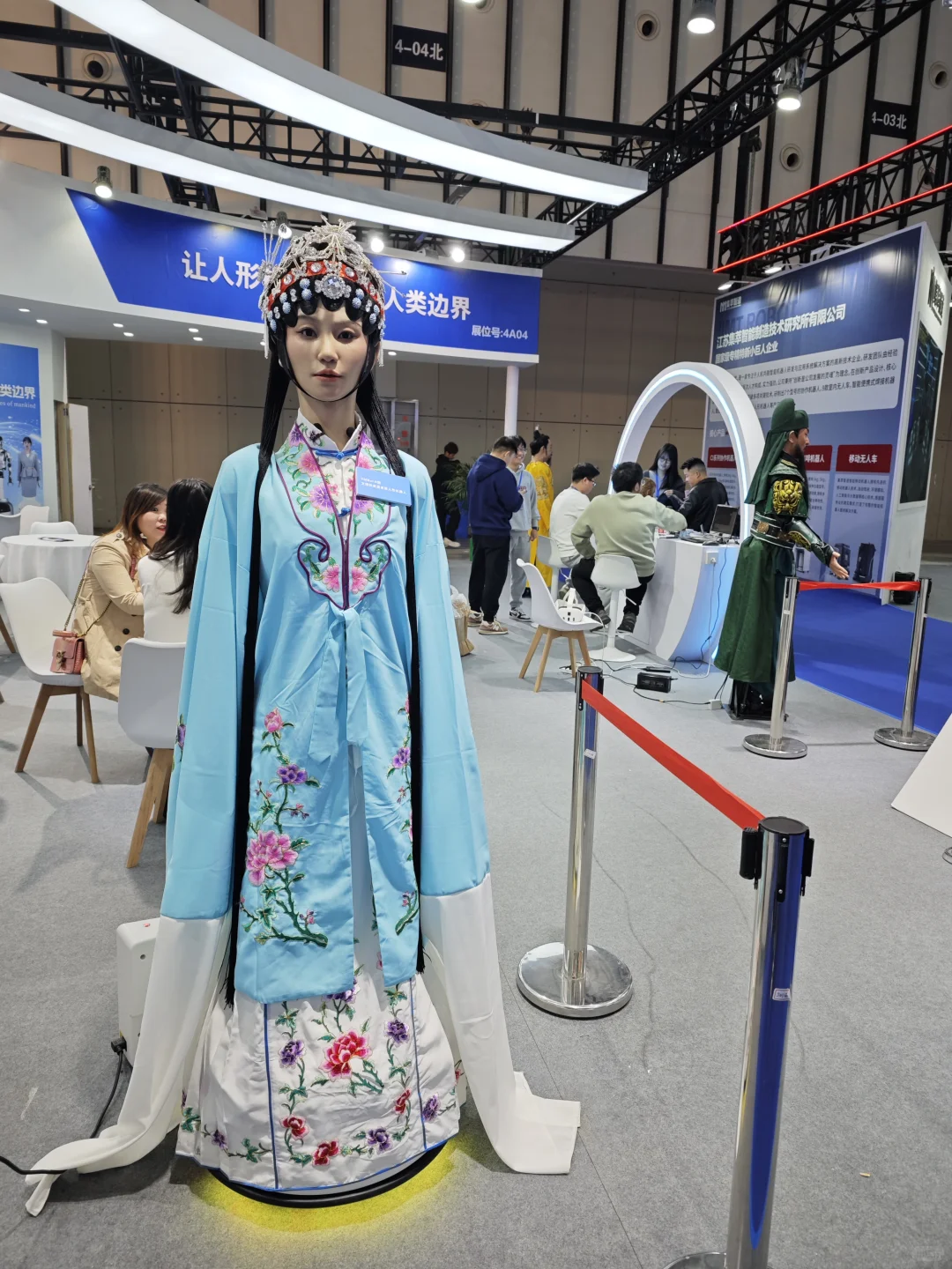 被云幕制造的文旅款底盘皮肤机器人惊艳啦