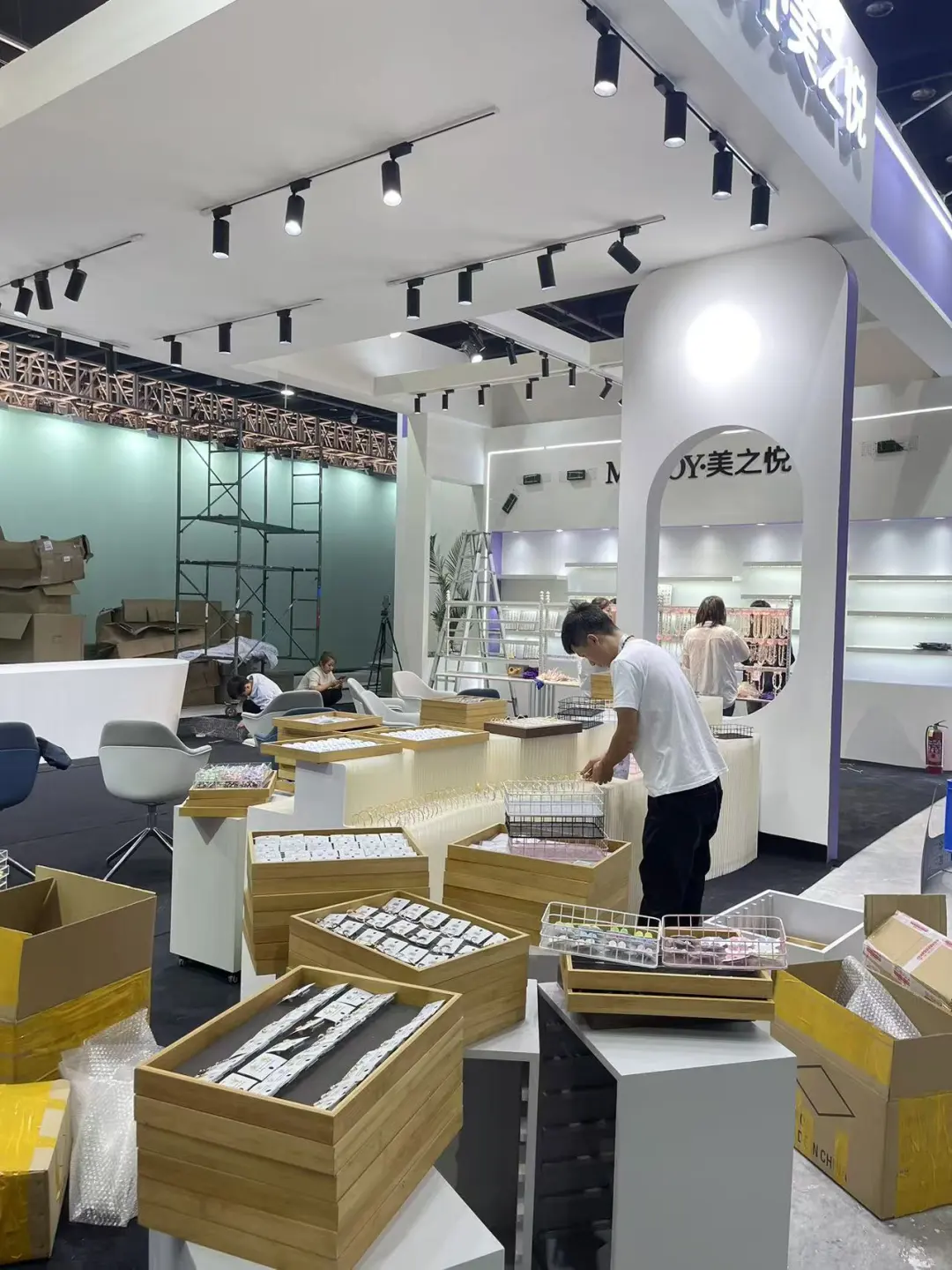 就在明天!4.27义乌时尚饰品展在布展啦