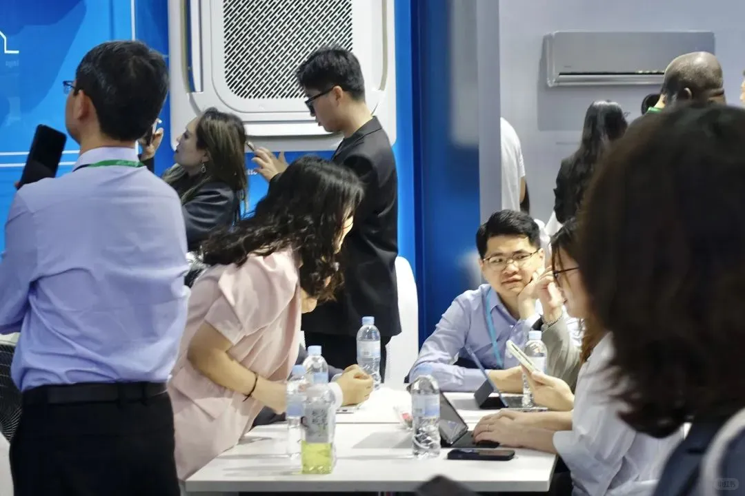 广交会首日!看看买家都多不多,都来自哪里