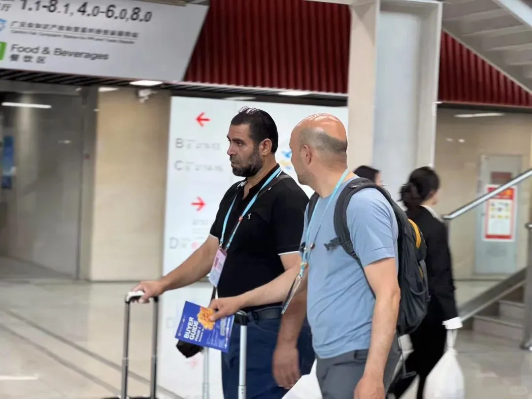 广交会首日!看看买家都多不多,都来自哪里