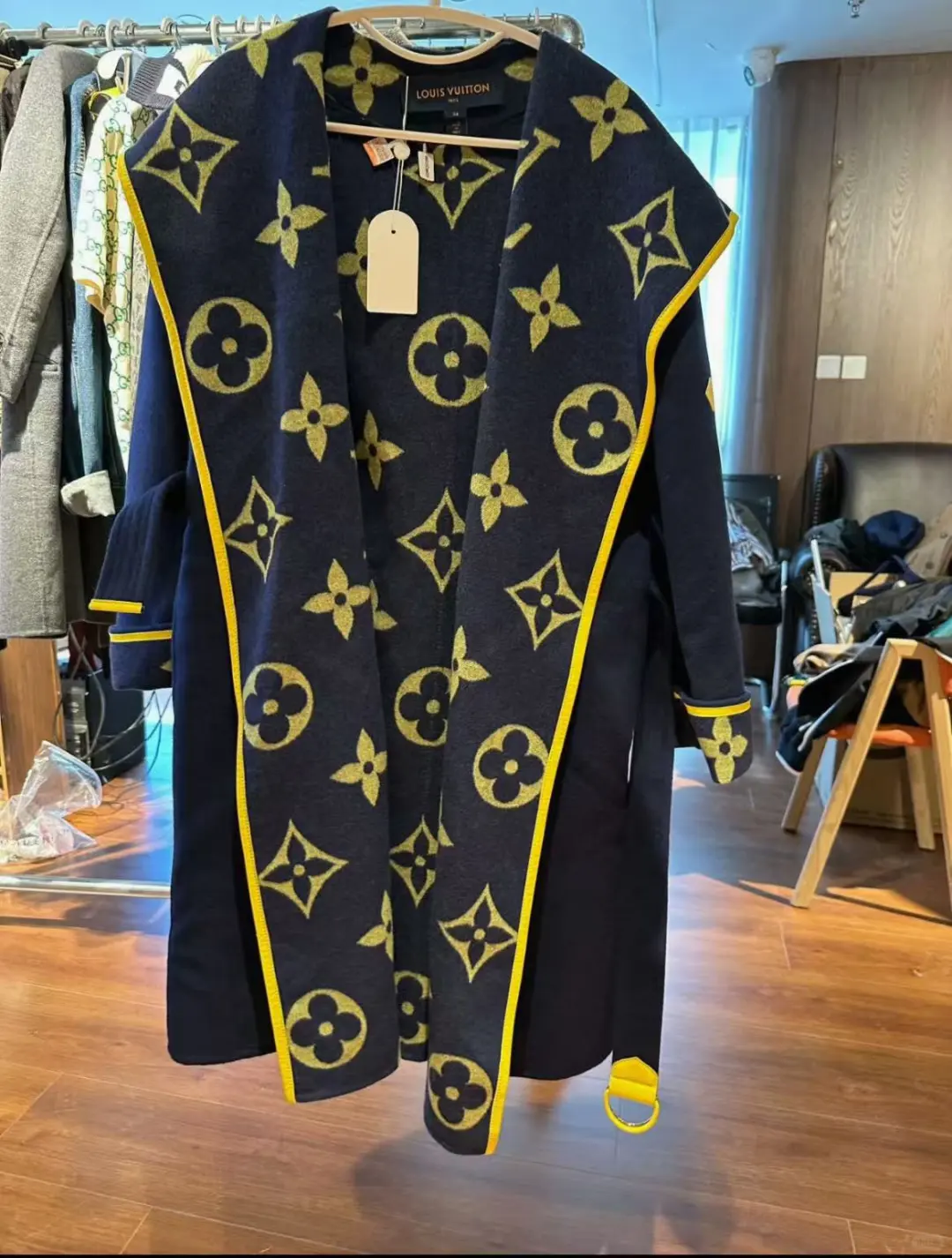 没想到不穿的衣服还能那么保值