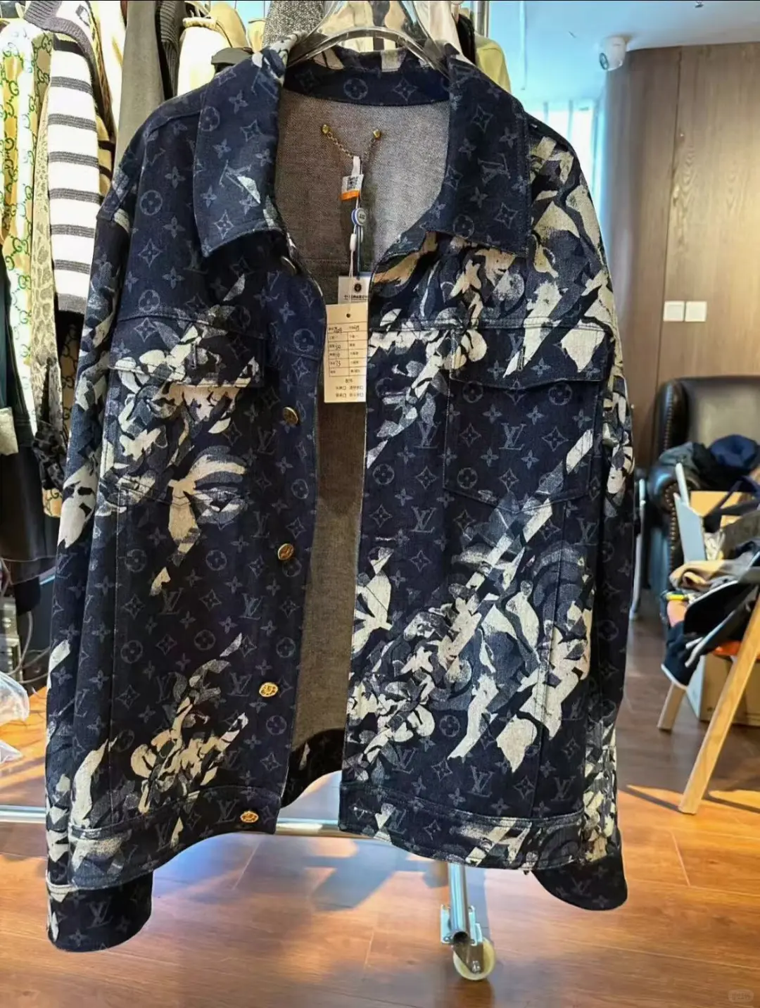 没想到不穿的衣服还能那么保值