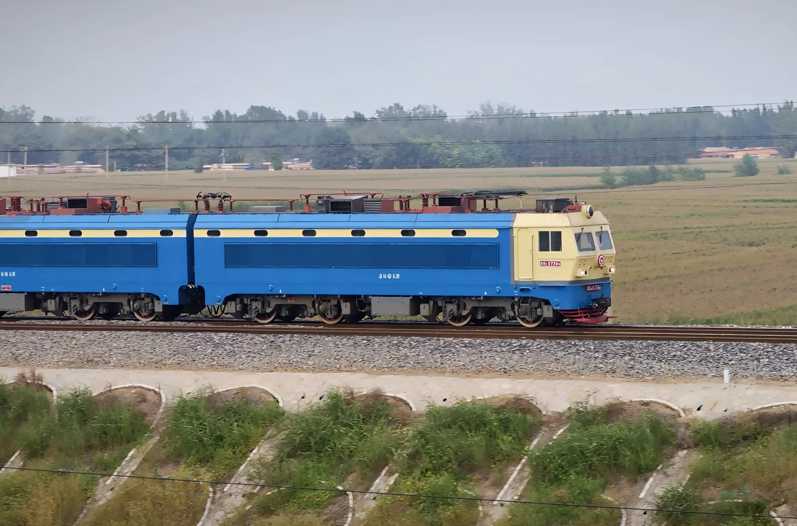 看看你手机里拍的火车