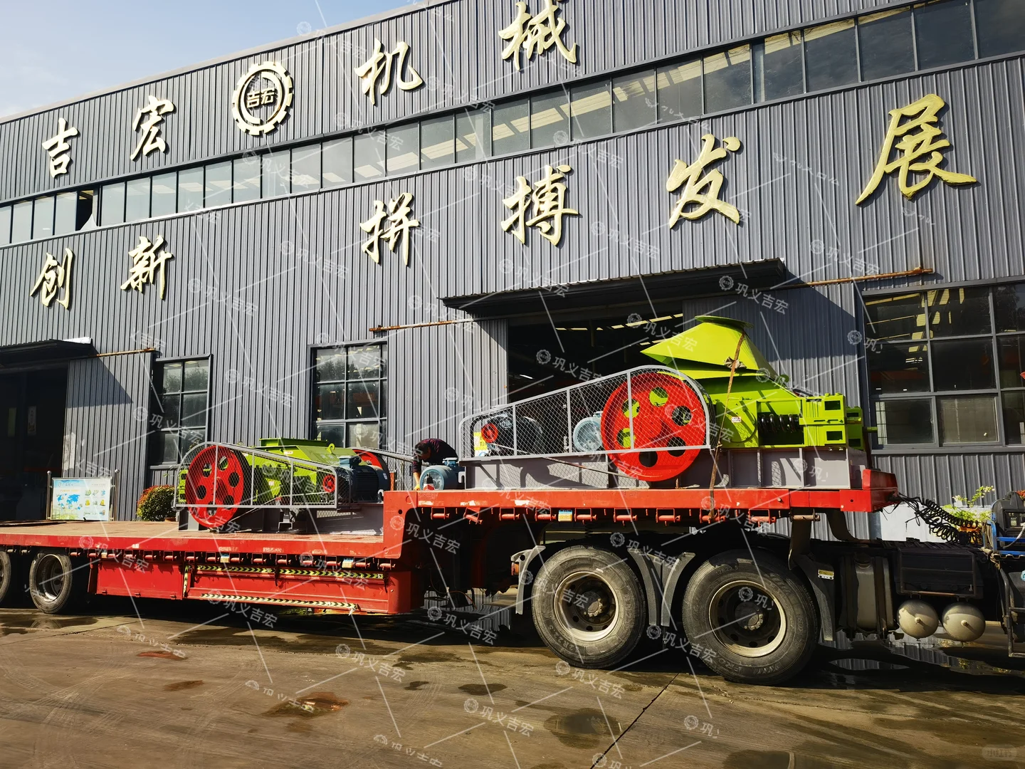 破碎活性炭用什么设备专业选择双齿辊破碎机