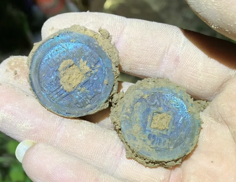 揭露一个内容特别炸裂的直播间