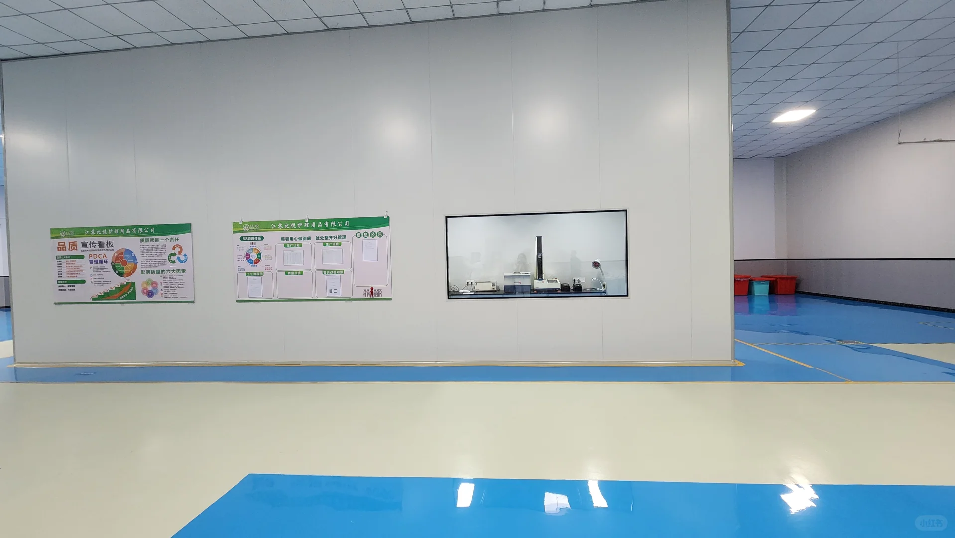 械字号卫生巾工厂贴牌代工十万级生产车间