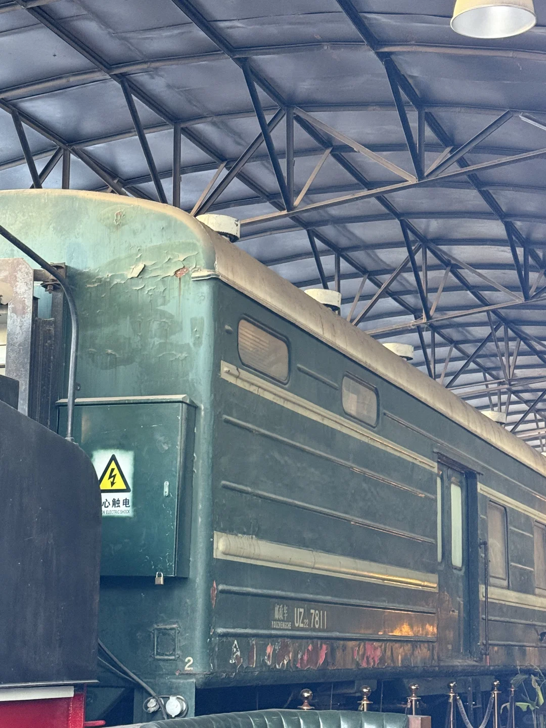 火车头来喽铁轨上的交通工具✨