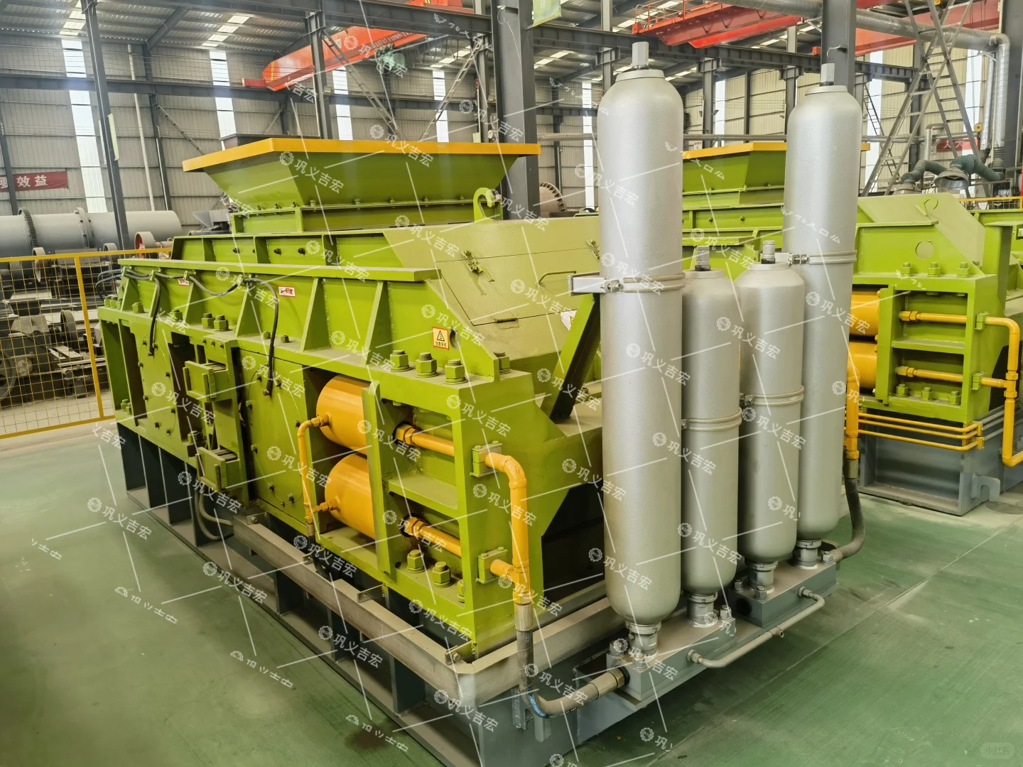 1510液压对辊破碎机能处理多大尺寸的原料