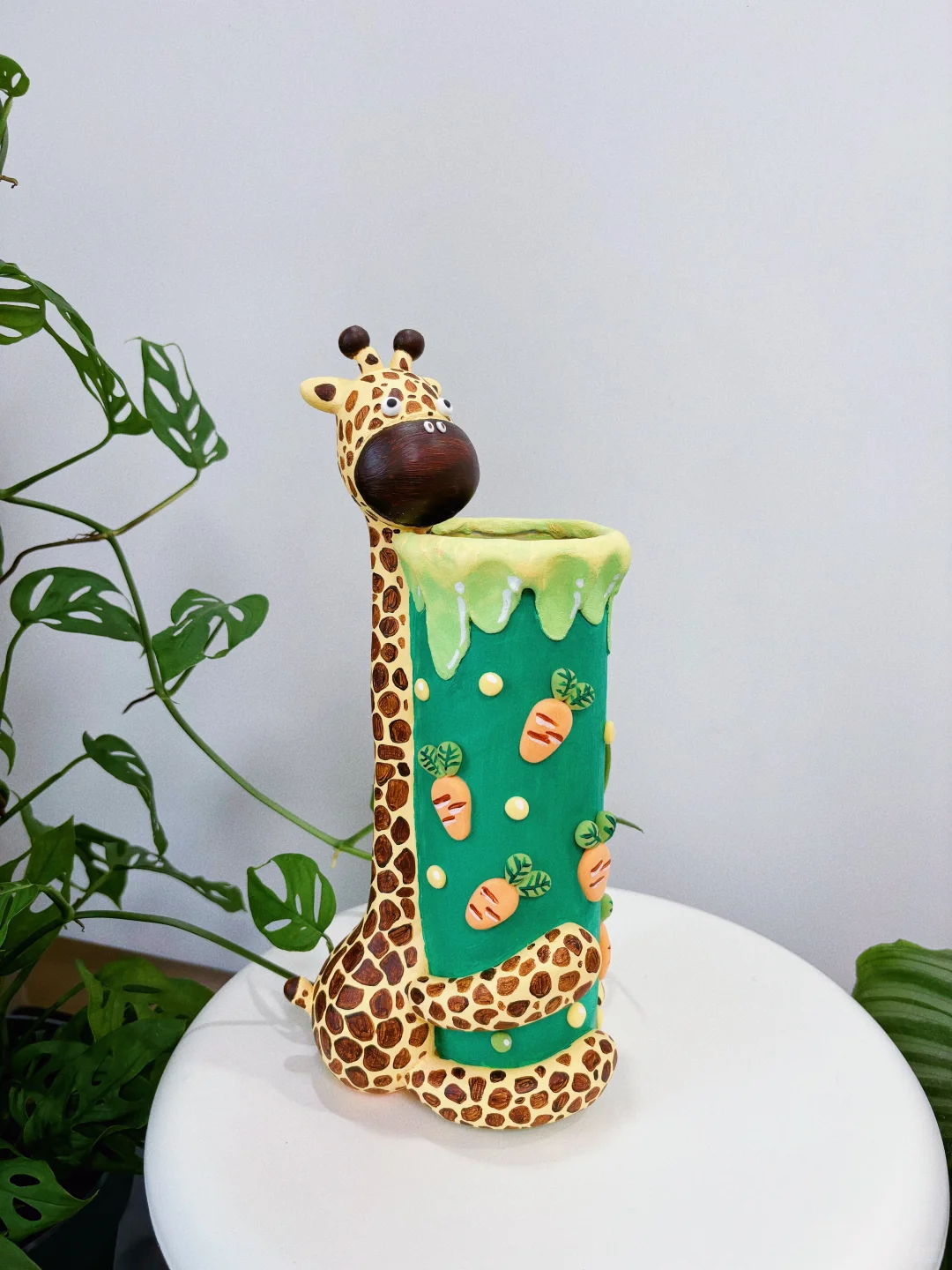 废物利用手工改造?薯片筒diy长颈鹿收纳罐