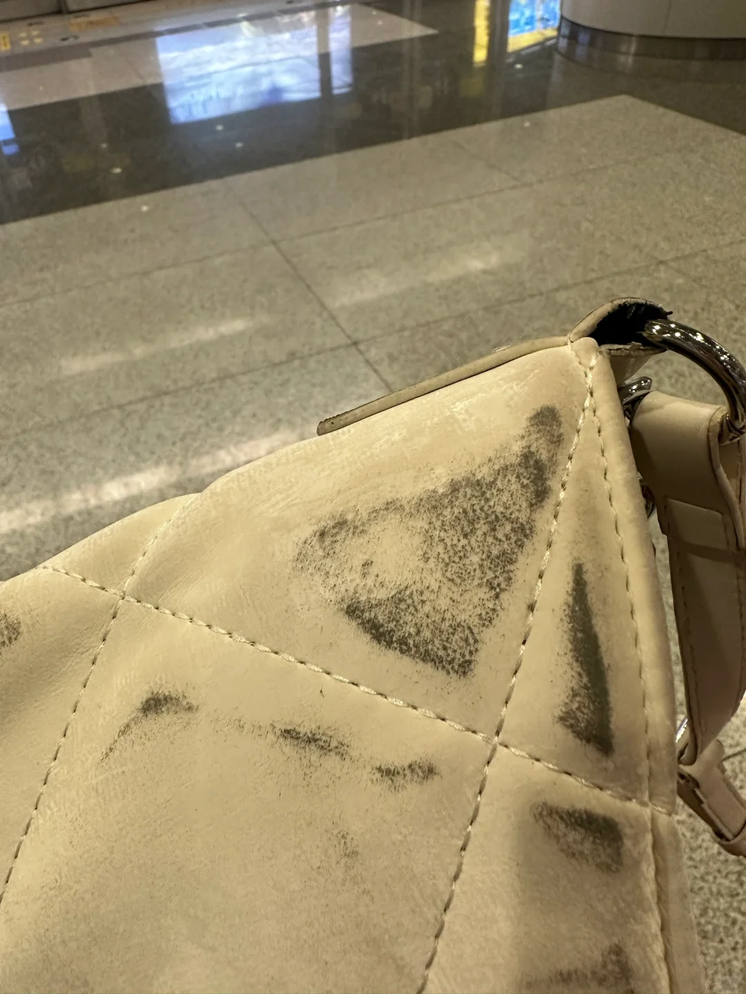 石家庄的地铁安检机…