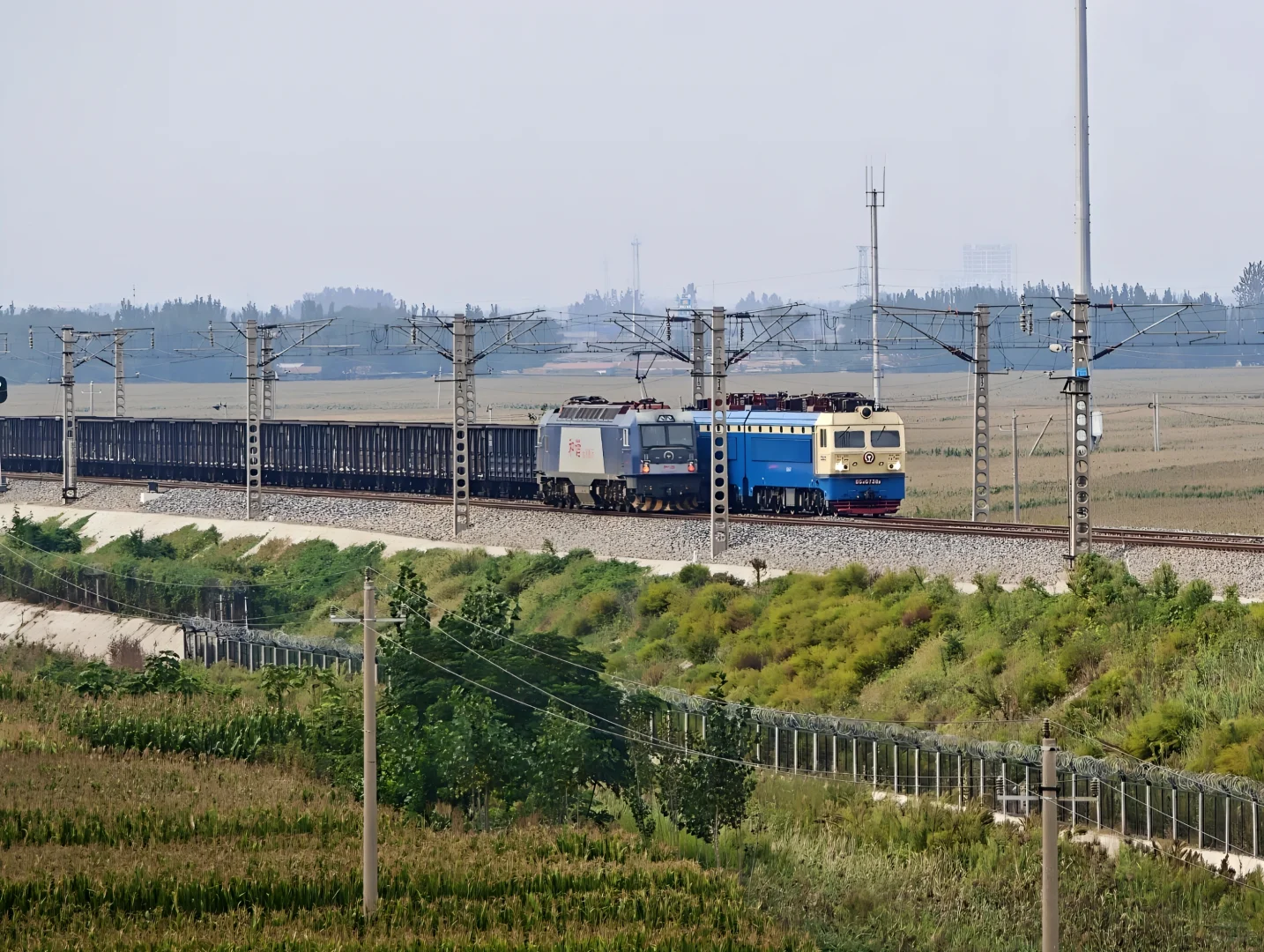 看看你手机里拍的火车