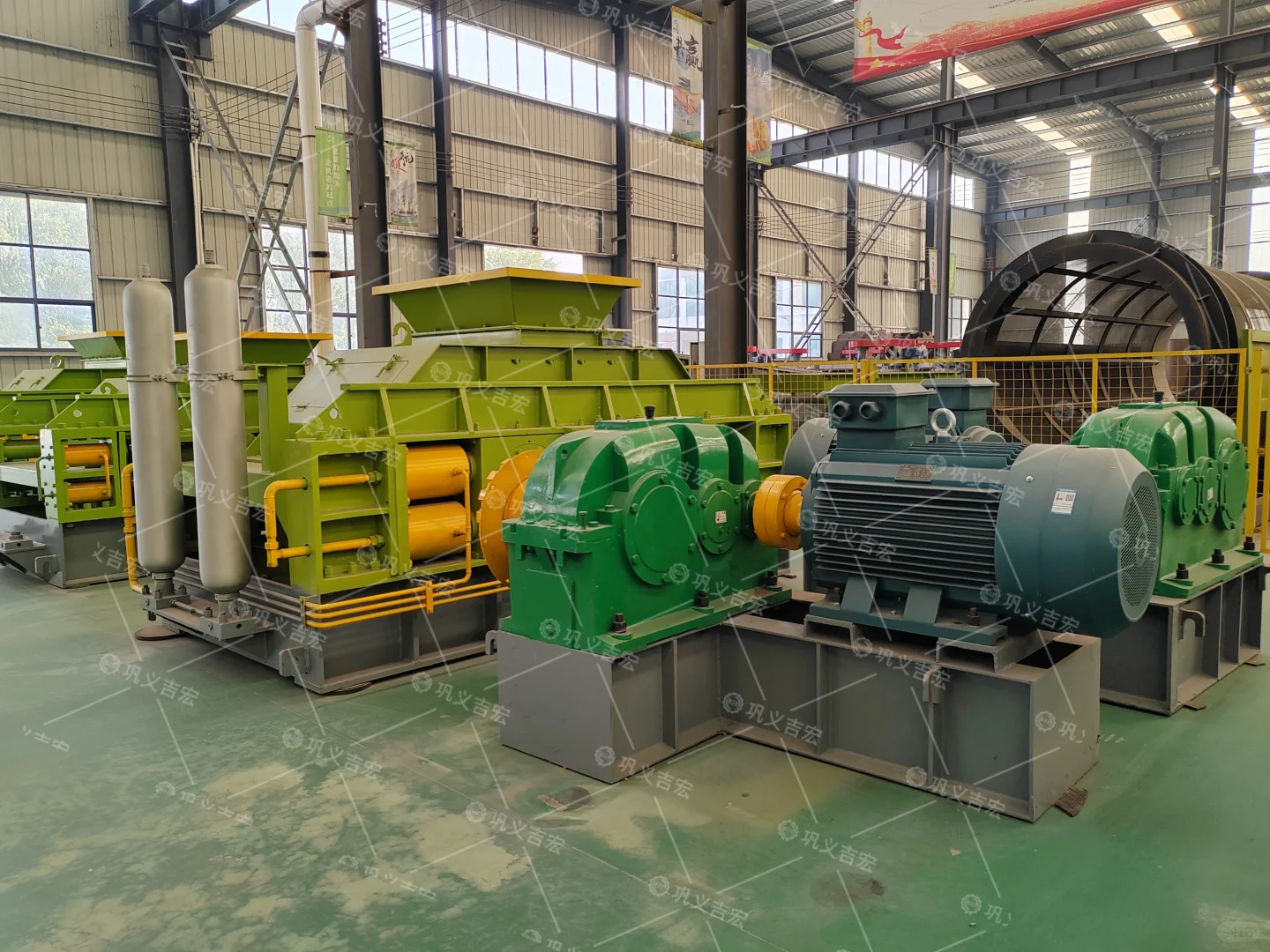 1510液压对辊破碎机能处理多大尺寸的原料