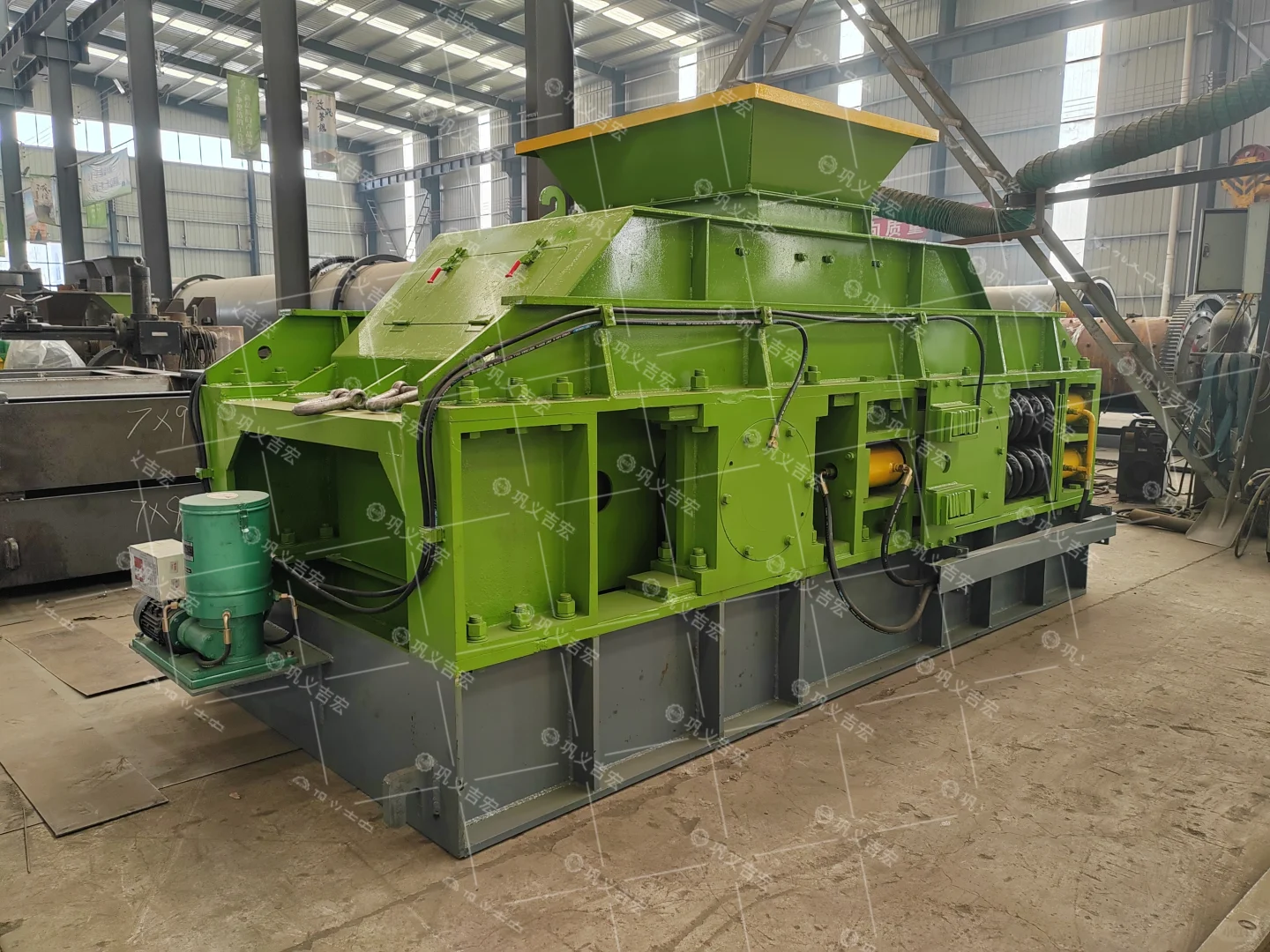 对辊破碎机：高效多能的破碎解决方案