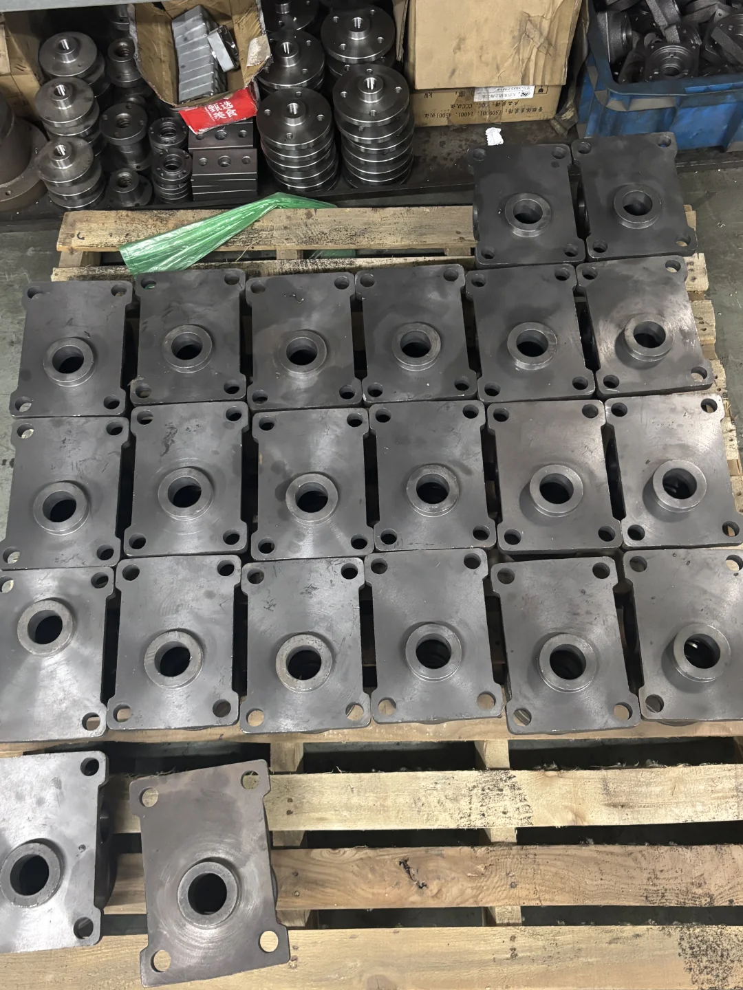 各种电机 变频器 减速机 升降机