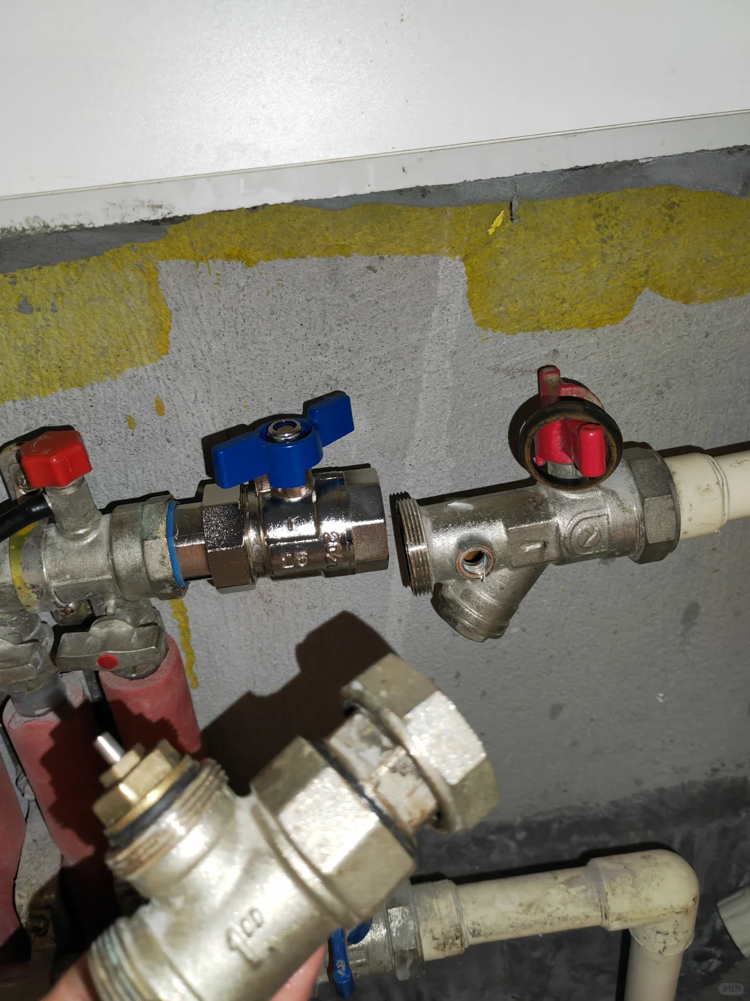 暖气温控阀自己就能换