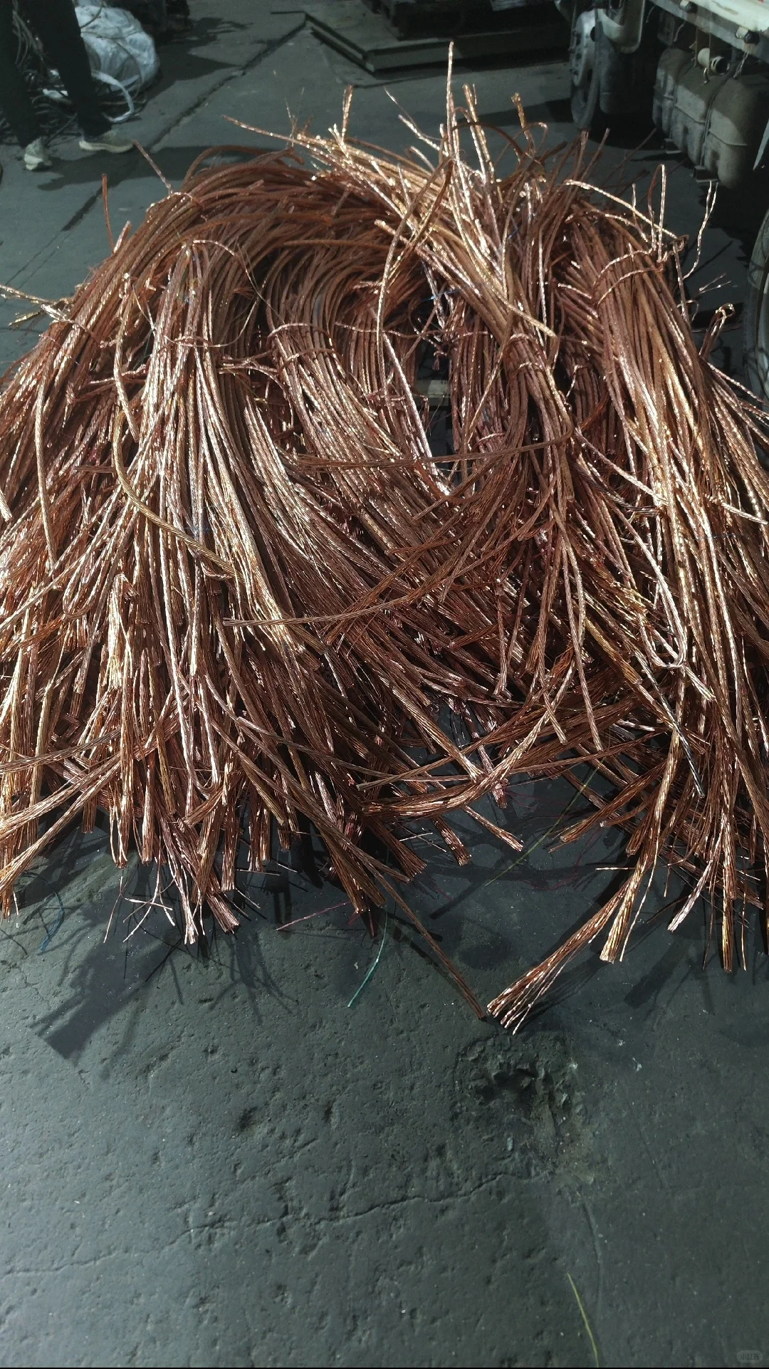 高价上门回收各类废旧金属和设备！铜铝回收