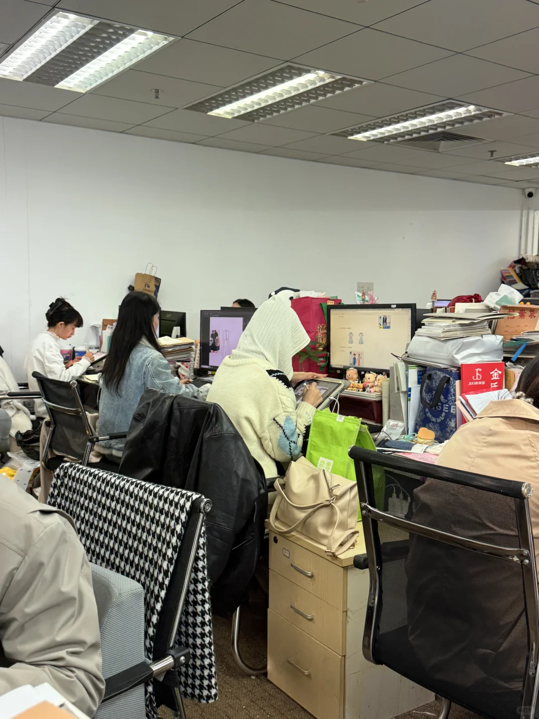 没错！广州确实有很?的服装设计公司