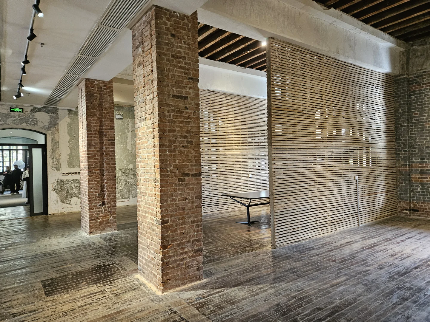 首次走进百年历史的武昌第一纱厂办公楼旧址