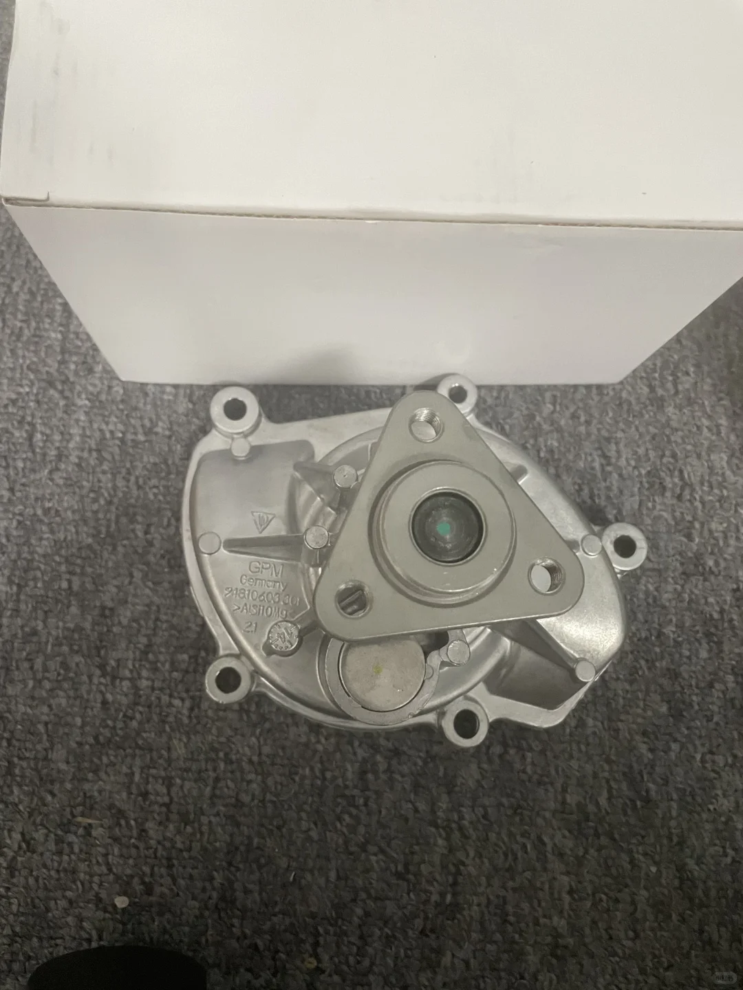 保时捷帕拉梅拉 节温器 水泵 真空电磁阀