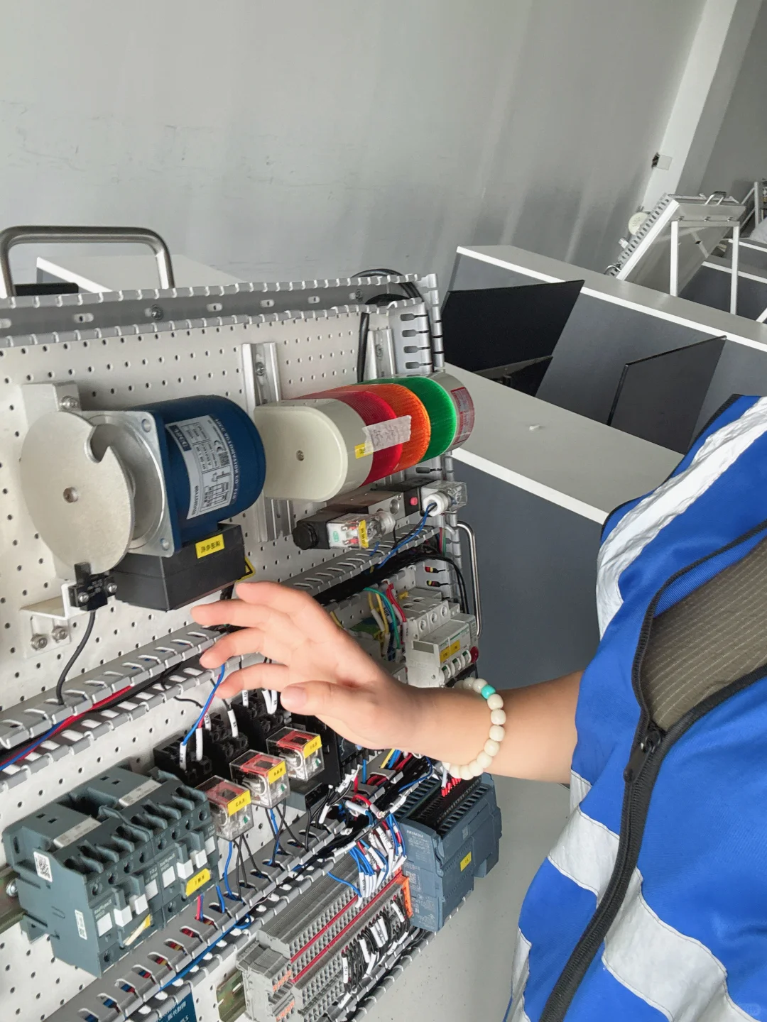 ?超有趣的电气自动化，看完秒懂未来出路?